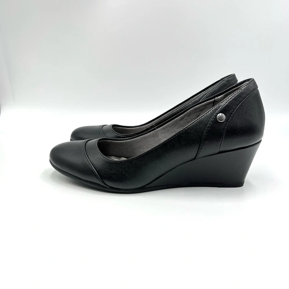7‎ WIDE LifeStride Womens Dreams Black Faux Vegan Leather Wedge Pumps Heels